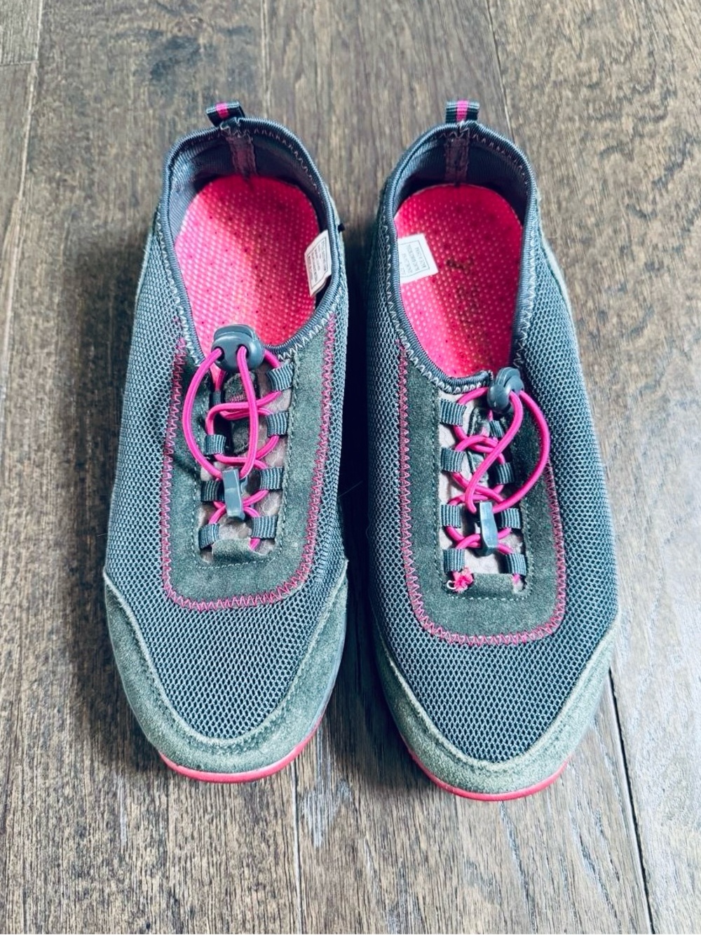World Wide Sportsman Gray and Pink Water Shoes, Size 7